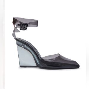 AZALEA WANG MARCO SMOKE PVC
PUMP Size 10 New without Box